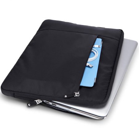 کاور لپ تاپ CASELOGIC مدل NYLON در دو سایز مناسب برای لپ تاپ 13 , 14 و 15.6 اینچی